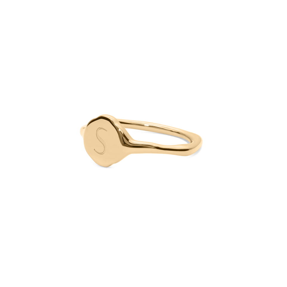 Fluid Letter Pinky Ring Solid Gold 14 ct - High Gloss